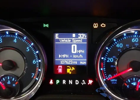 2011 Chrysler Town & Country Touring z USA, uszkodzony, nr VIN 2A4RR5DG6BR603944